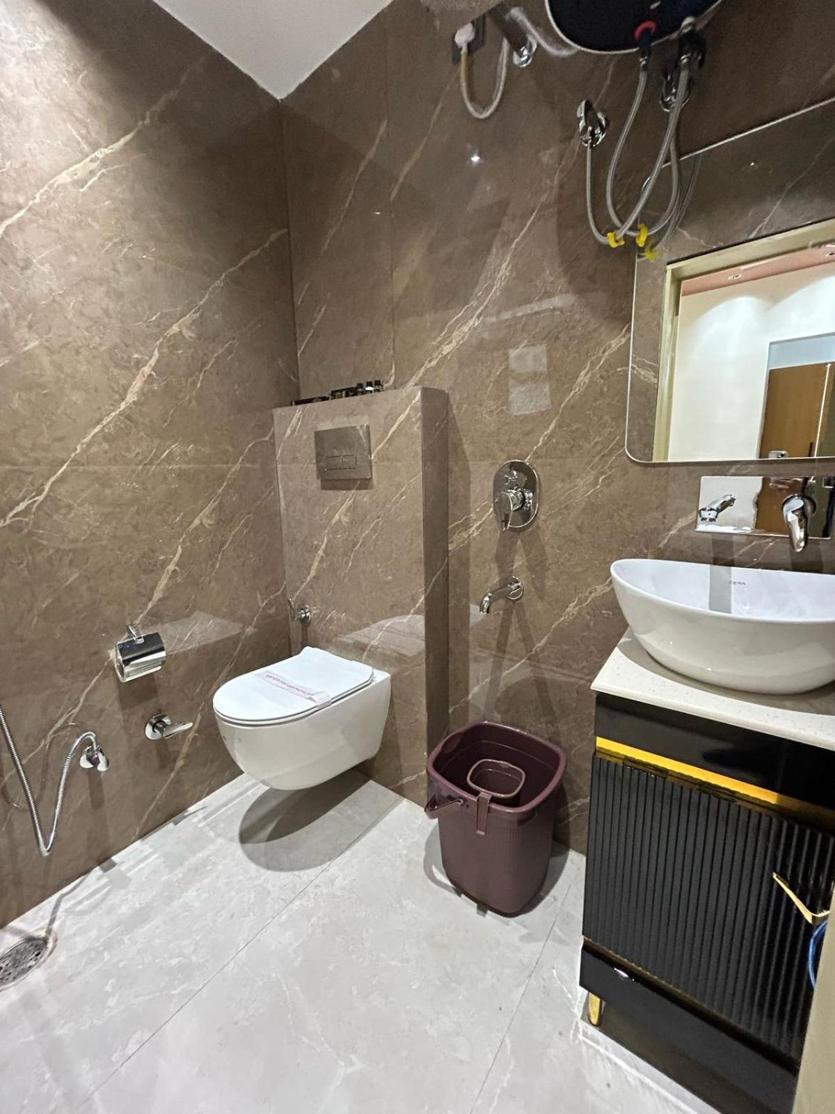Divine Hotel Karnāl Екстериор снимка