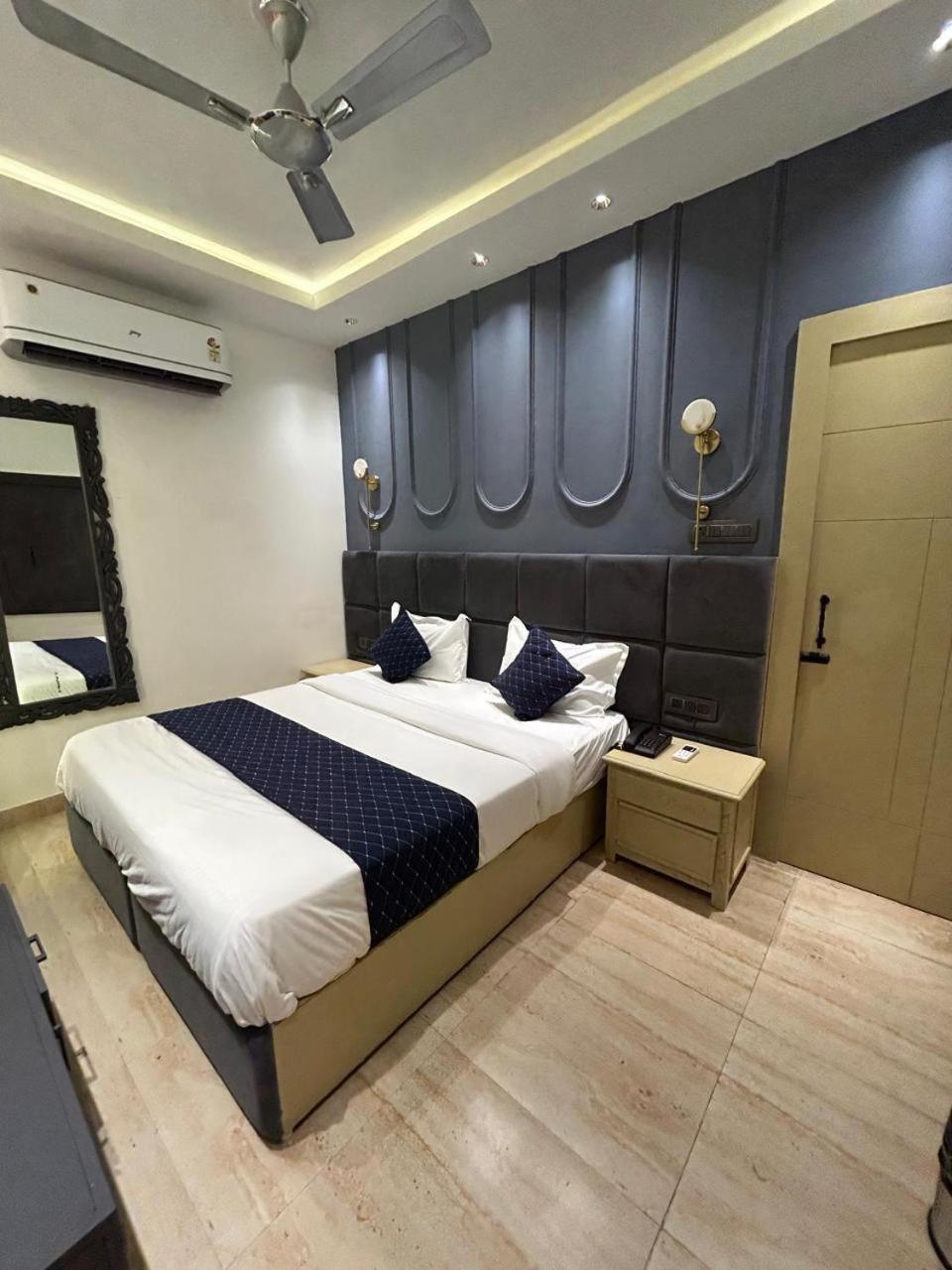Divine Hotel Karnāl Екстериор снимка