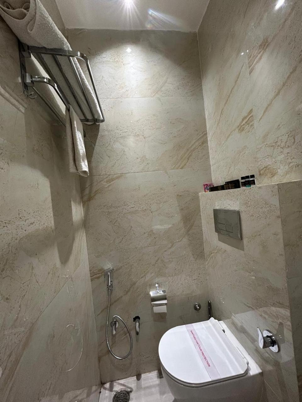Divine Hotel Karnāl Екстериор снимка